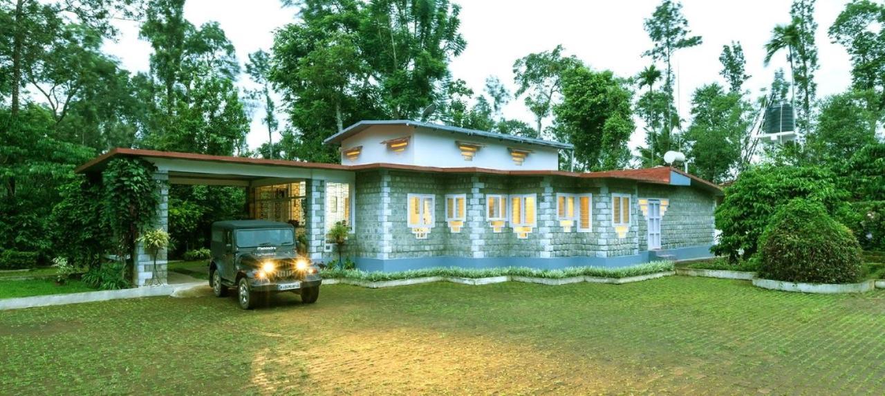 Coorg Kolamotte Hotel Gonikoppal Exterior photo